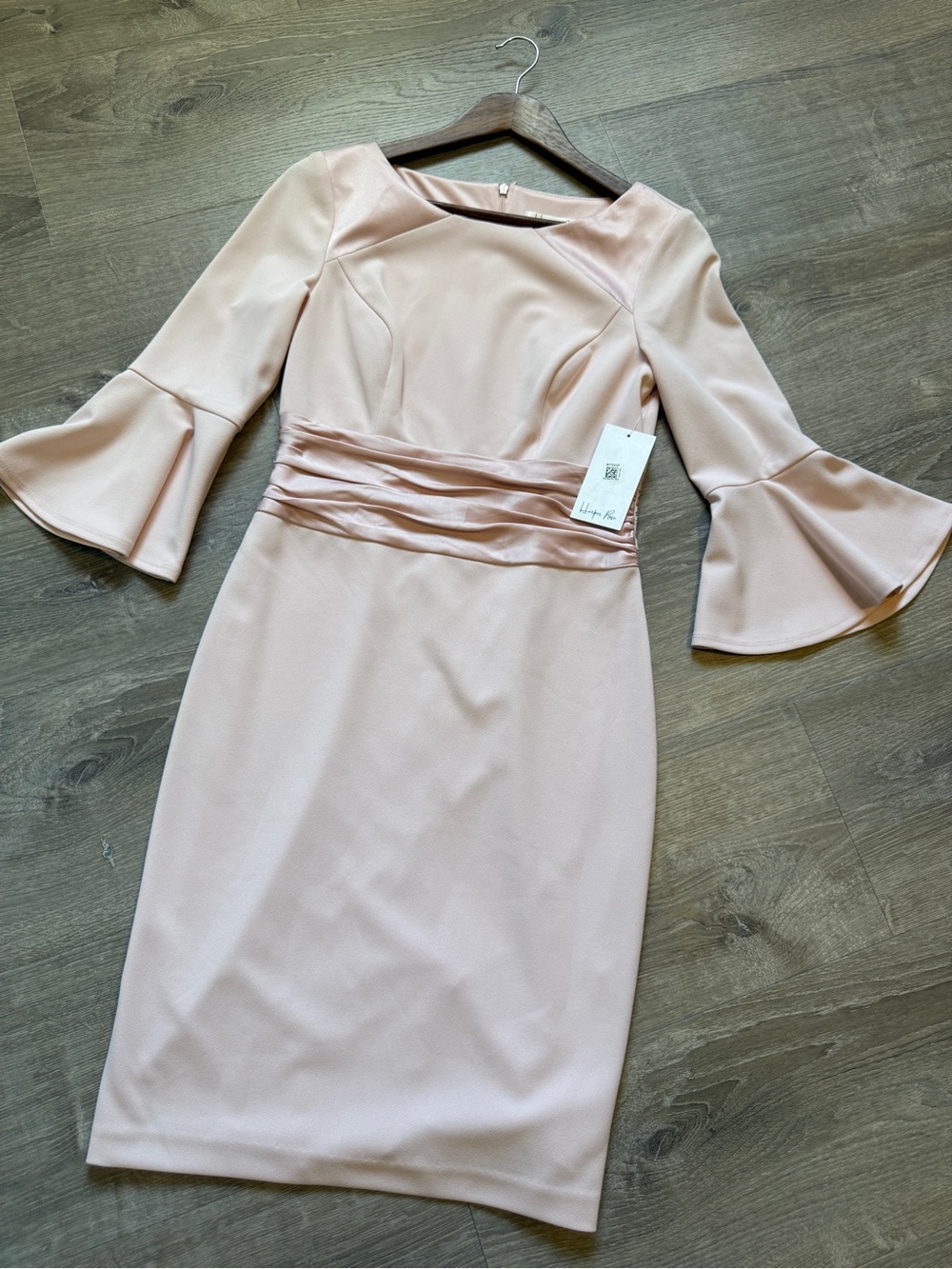 Harper Rose Elegant Bell-Sleeve Sheath Dress in Blush – Size 6 – NWT